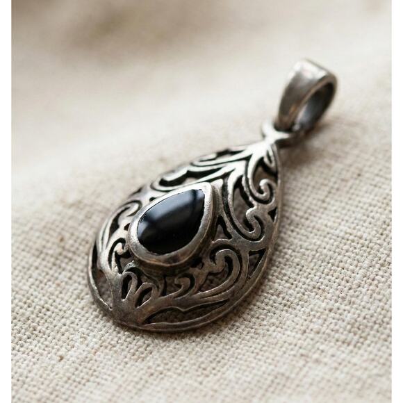 Vintage Sterling Silver Black Onyx Filigree Teardrop Pendant - Picture 3 of 3